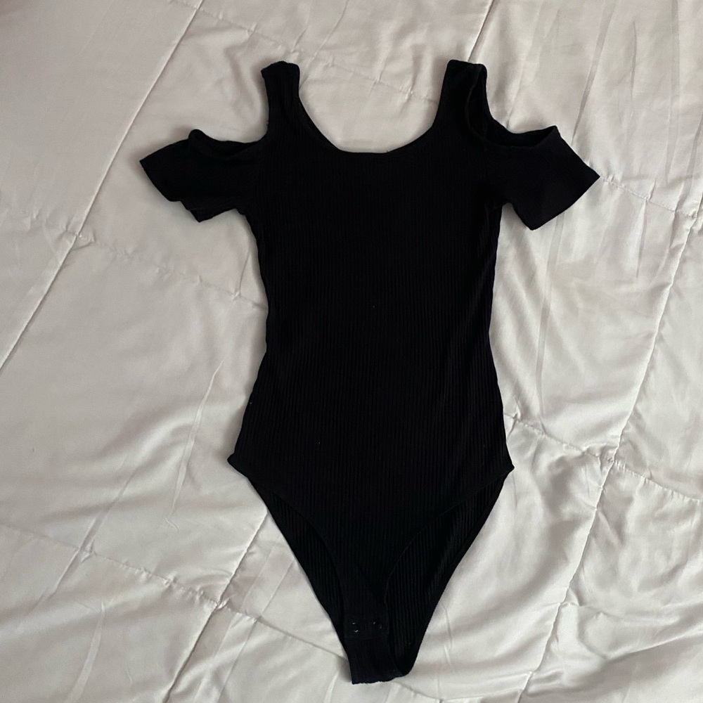 Ultra Flirt Ribbed Cold Shoulder Bodysuit. Super comfy. Size Small. - Picture 2 of 8